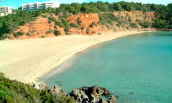 Пляж Cala Llenya, Ibiza