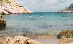 Пляж Cala Moltons, Ibiza