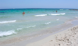 Пляж Es Cavallet, Ibiza
