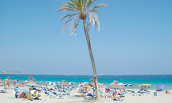 Пляж Platja d’en Bossa, Ibiza