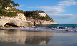 Пляж Cala Mitjana, Menorca