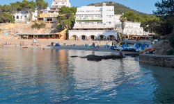 Пляж S’Arenal Petit, Ibiza