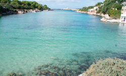 Пляж Platja de Santandria, Menorca