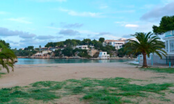 Пляж Platja de Santandria, Menorca