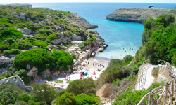 Пляж Cala Binidalí, Menorca
