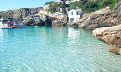 Пляж Cala Binidalí, Menorca