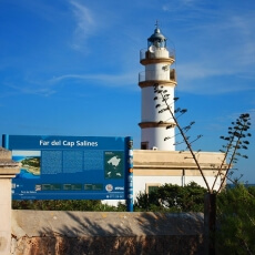 Трекинг от маяка Far del Cap Salines до пляжа Calo des Marmols